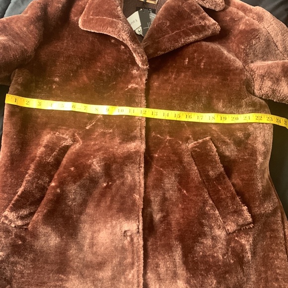 NWT Tahari Faux Fur Notch Lapel Coat - Beaver large - Picture 7 of 10
